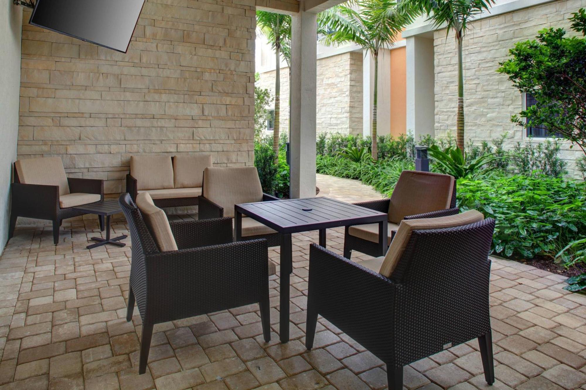 Residence Inn Fort Lauderdale Coconut Esterno foto